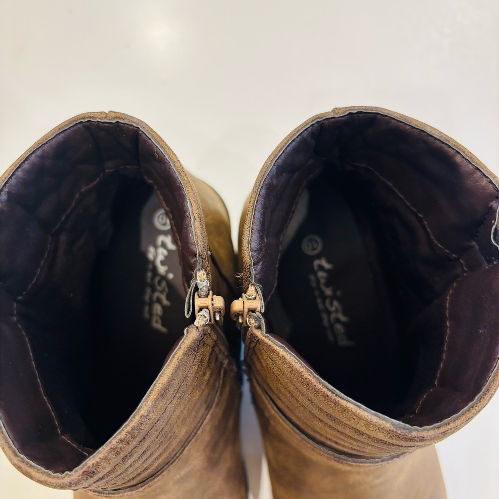 Twisted Brown Ankle Boots for Women size 10 - Picture 4 of 8